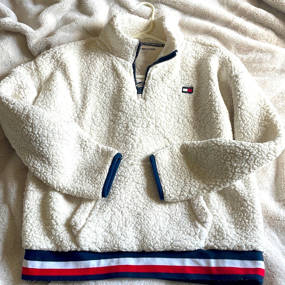 TH fluffy Jacket!! Great for fall and winter!!